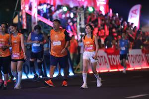 BIB: 5182, 26465, 410, 24232, 24988
                            <button type="button" onclick="openModal(20727575)" class="btn btn-primary btn-sm float-right btn-popup" data-toggle="modal" data-target=".modal-high-quality">
                        <i class="fas fa-shopping-cart"></i> Add to Cart
                    </button>
                                            <button type="button" onclick="isThisMe(20727575, true)" class="btn btn-success btn-sm float-right btn-popup btn-isme hidden" data-toggle="tooltip" data-placement="bottom" title="นี่คือรูปของคุณใช่ไหม คลิกที่นี่เพื่อเอาเข้าอัลบั้ม">
                        <i class="fas fa-plus"></i> Add to album
                    </button>
                    <button type="button" onclick="isThisMe(20727575, false)" class="btn btn-warning btn-sm float-right btn-popup btn-isnotme hidden">
                        <i class="fas fa-ban"></i> Remove from album
                    </button>